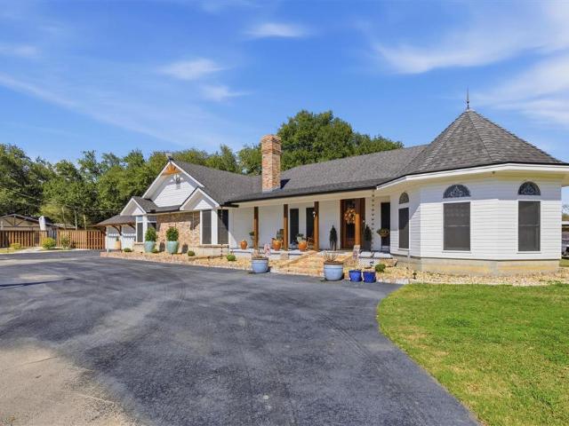 House for sale in Iowa, Louisiana