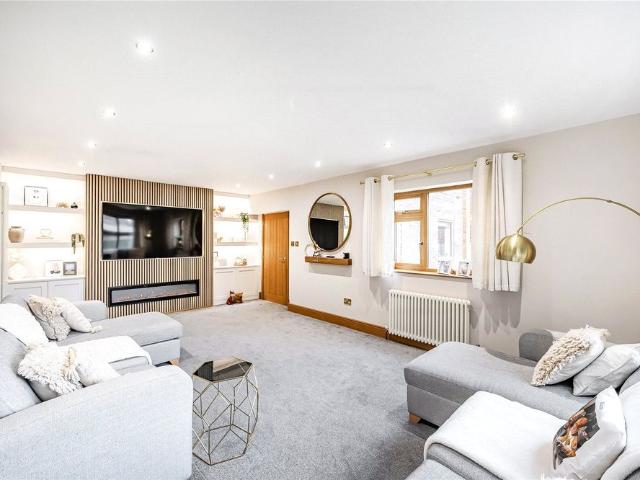 House for rent in Oulton, West Yorkshire