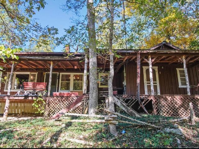 House for sale in Gainesville, Missouri