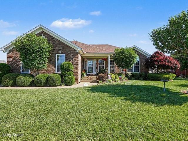 House for sale in Mount Washington, Kentucky