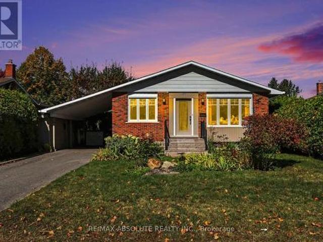 House for sale in Queenswood Village, Ottawa