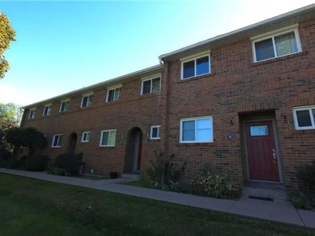 Townhouse for rent in Grimsby, Golden Horseshoe