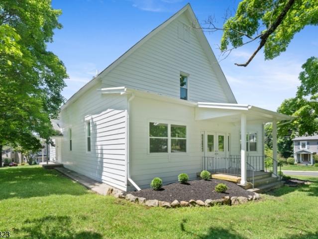 House for sale in Hampton, New Jersey