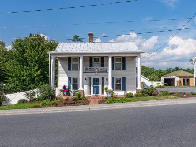 House for sale in Broadway, Rockingham County