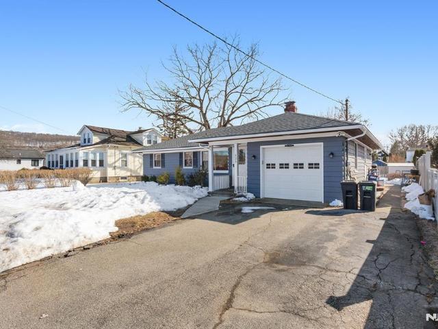 House for sale in Passaic, New Jersey