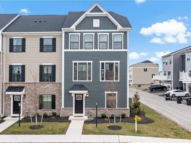 Townhouse for sale in Coraopolis, Pennsylvania