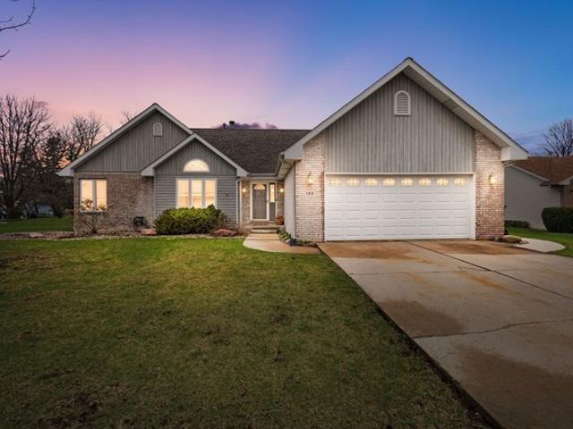 House for sale in Grant Park, Illinois