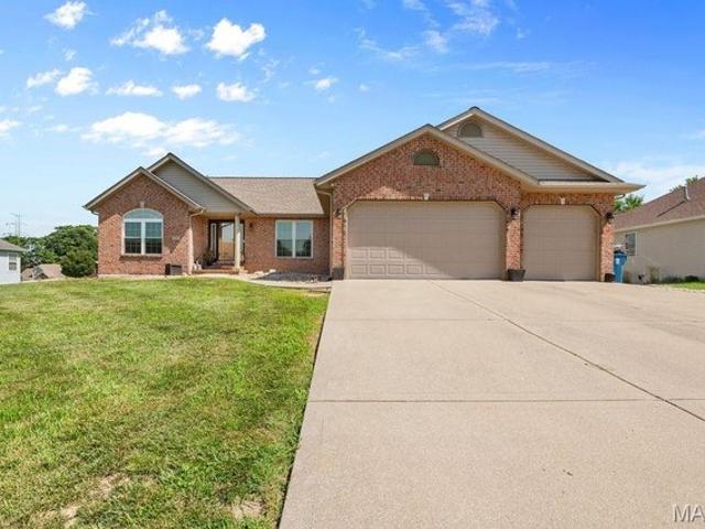 House for sale in Maryville, Illinois