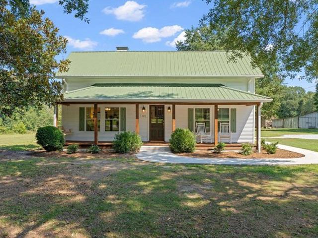 House for sale in Campobello, South Carolina