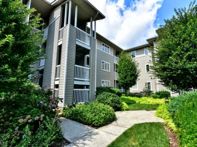 Condo for sale in Allendale, New Jersey