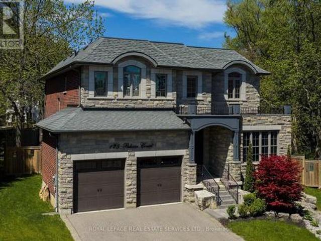 House for sale in Oakville, Golden Horseshoe