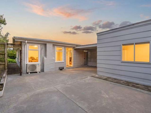 House for sale in Wairau Valley