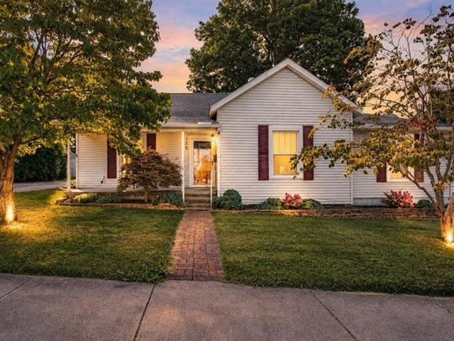 House for sale in Cecilia, Kentucky