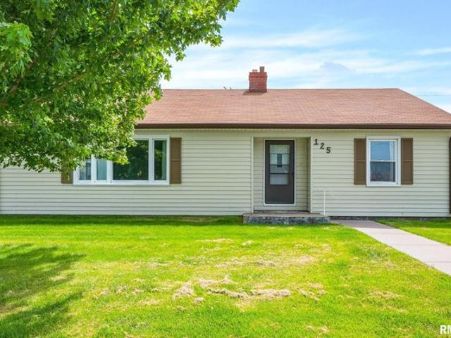 House for sale in Monmouth, Illinois