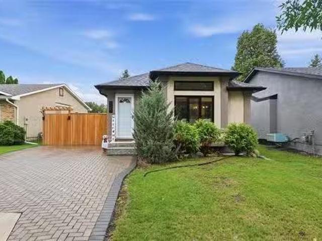 House for sale in East St. Paul, Manitoba