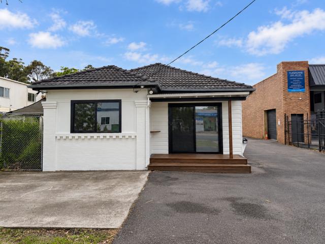Office for rent in Newcastle, Newcastle-Maitland