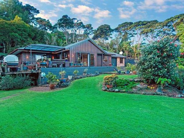 House for sale in Oratia
