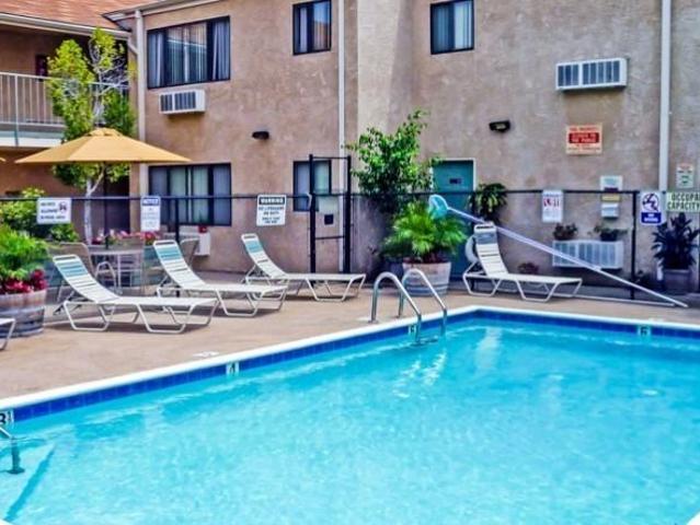 Apartment for rent in Canoga Park, California