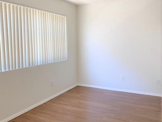 Apartment for rent in Canoga Park, California