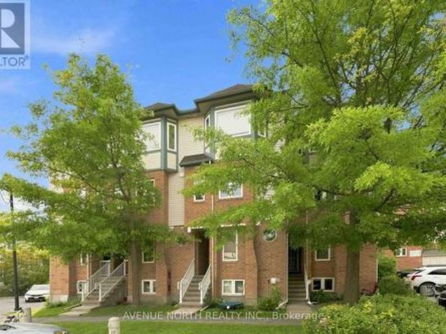 Townhouse for sale in College, Ottawa
