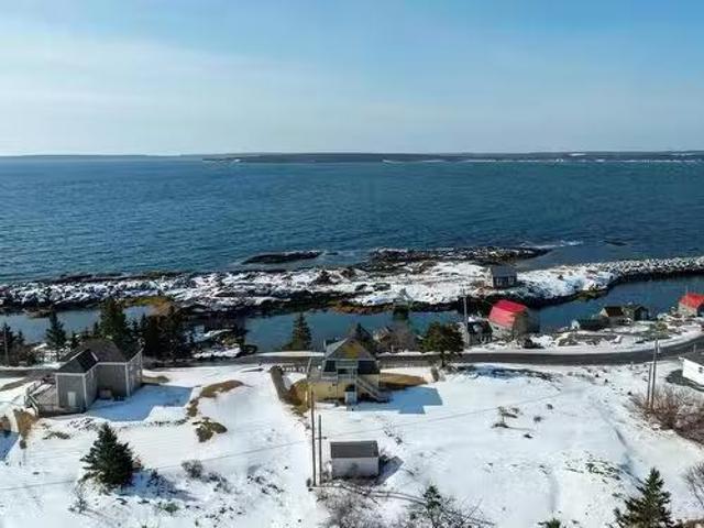 House for sale in Blue Rocks, Nova Scotia