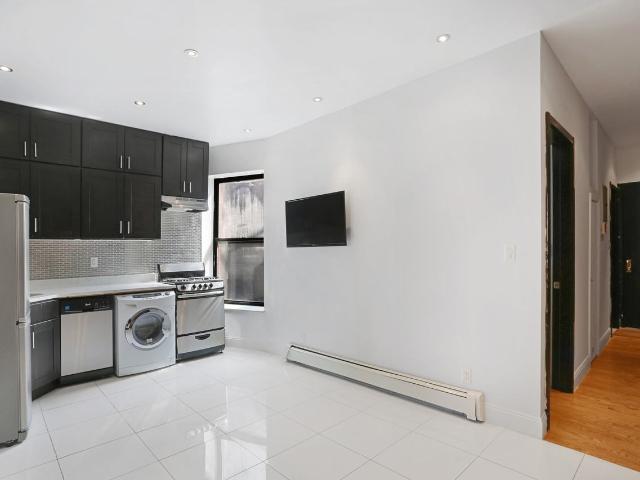 Condo for rent in Manhattan Community Board 7, New York