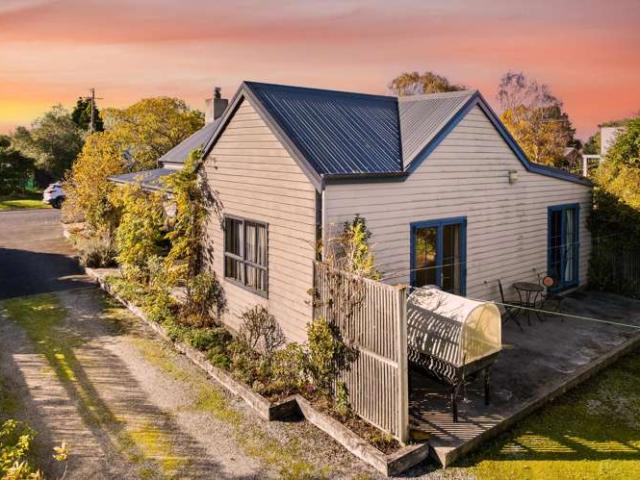 House for sale in Otakou