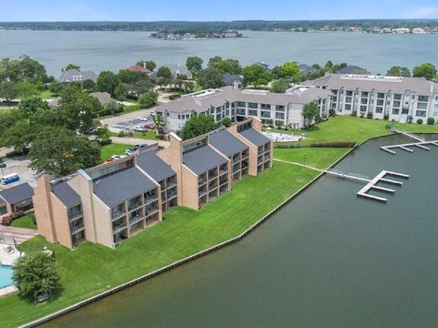 Condo for sale in Montgomery, Montgomery County