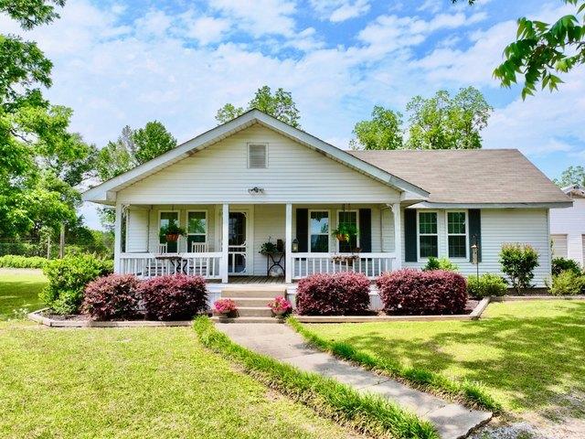 House for sale in Grove Hill, Alabama
