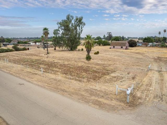 Land for sale in Sanger, California