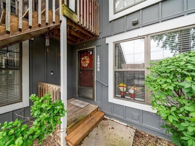 Condo for sale in Kansas