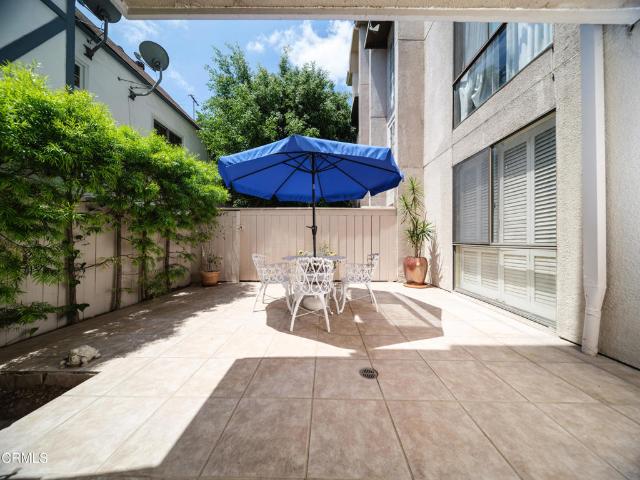 Condo for sale in Canoga Park, California