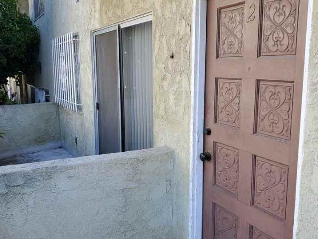 Apartment for rent in Canoga Park, California