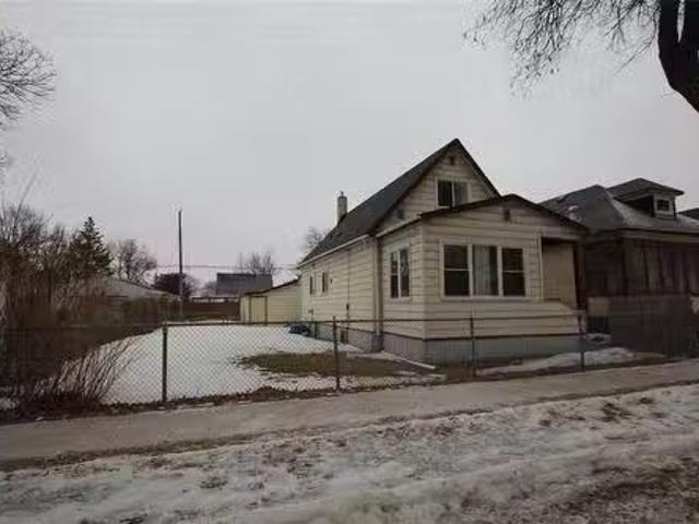 House for sale in East St. Paul, Manitoba