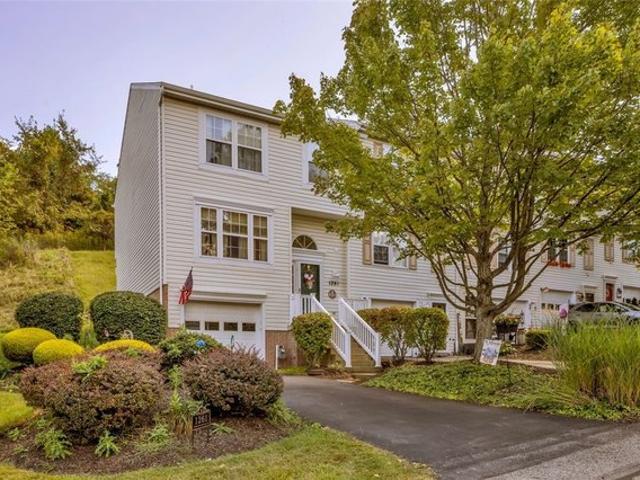 Townhouse for sale in Canonsburg, Pennsylvania