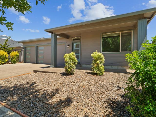House for sale in Oregonia