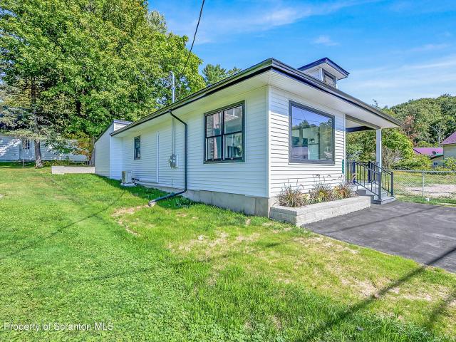 House for sale in Lake Winola, Pennsylvania