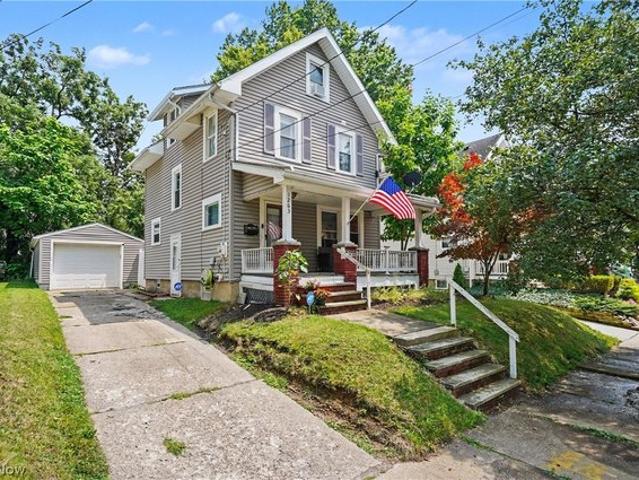 House for sale in Summit, Ohio