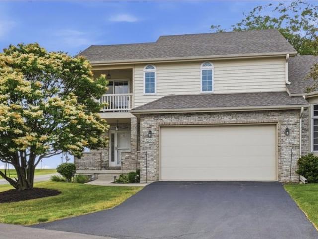 Townhouse for sale in Dekalb, Illinois