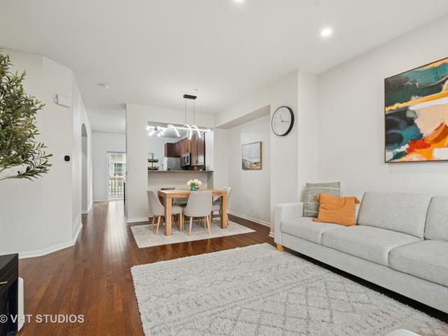 Townhouse for sale in Des Plaines