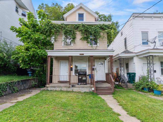 House for sale in Roselawn, Ohio