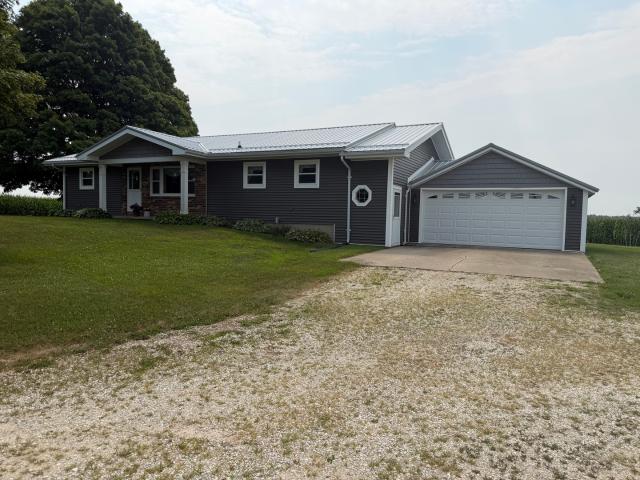House for sale in Fenton, Whiteside County