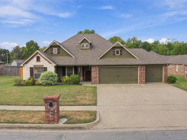 House for sale in Collinsville, Tulsa County