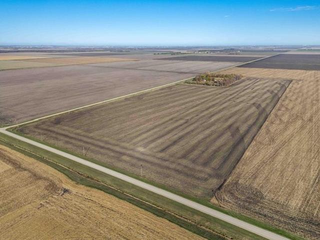 Farm for sale in Moorhead, Clay County