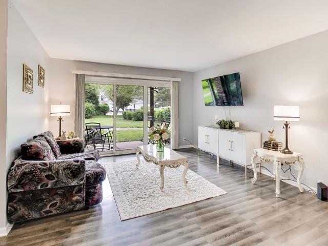 Condo for sale in Schaumburg, Illinois
