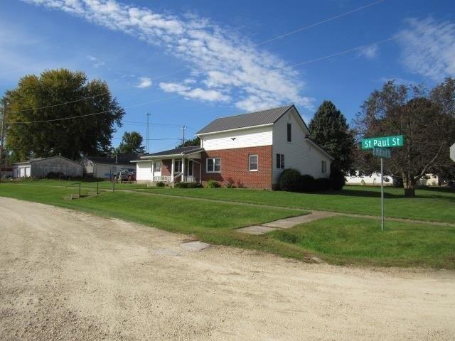 House for sale in Center Junction, Jones County