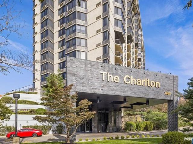 Condo for sale in Fort Lee, New Jersey