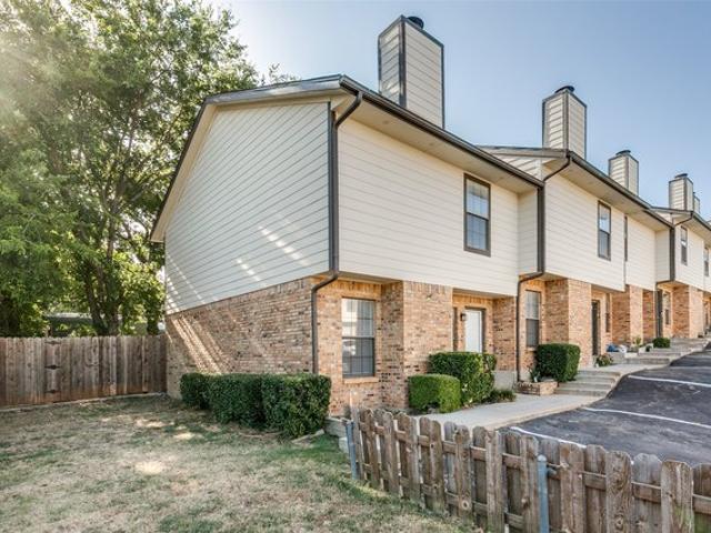 Townhouse for sale in Denton, Texas
