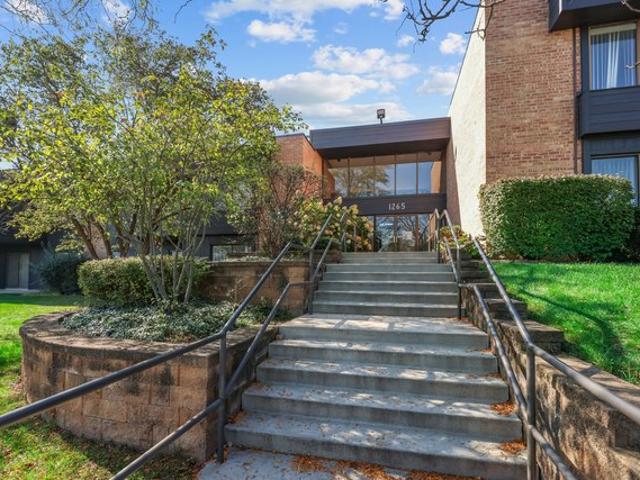 Condo for sale in Palatine, Cook County
