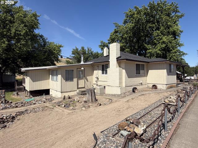 House for sale in Oregonia